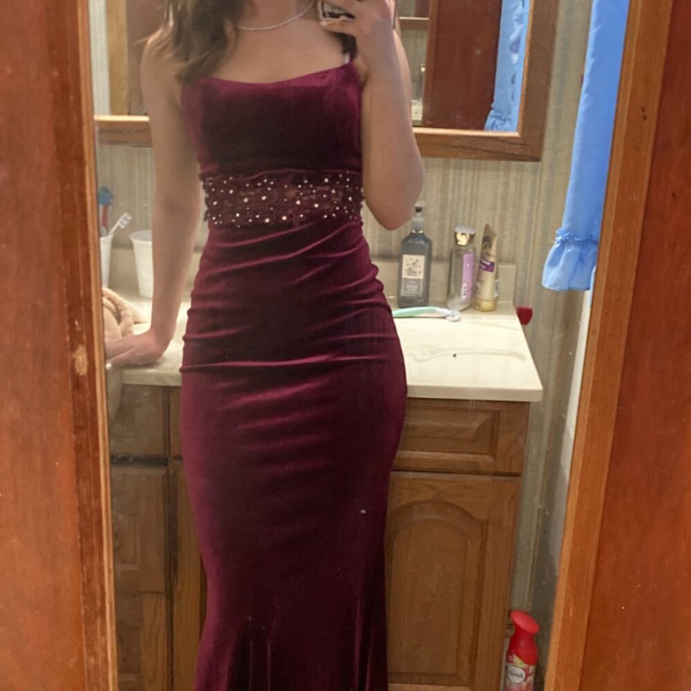 Womens Juniors Macys Brand Velvet Burgundy Prom Dress Size 0
